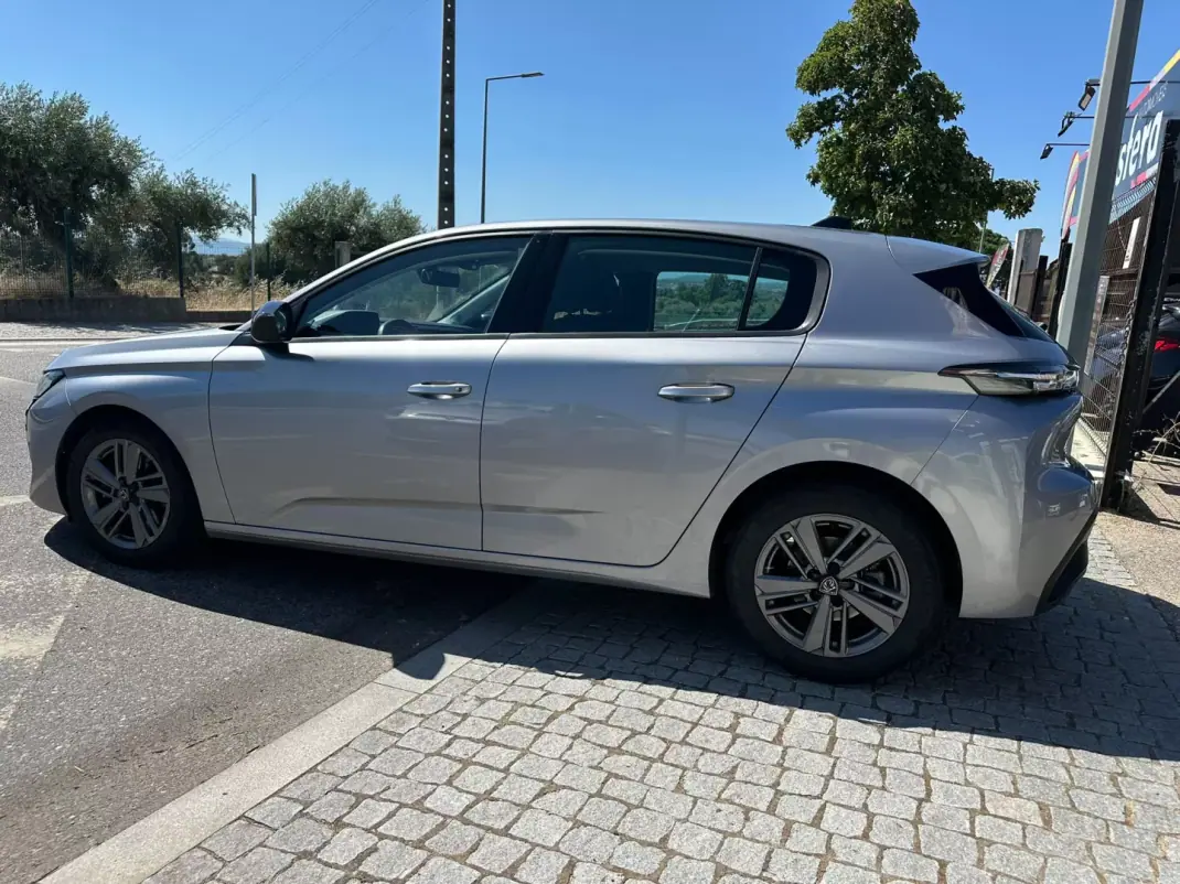Peugeot 308 2022 - 21900 EUR, 30261 km - 30261km - foto 3 de 28