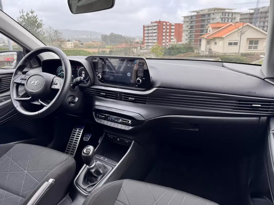 Hyundai Bayon 2021 - 18990 EUR, 1500 km - AUTO.MOTO.pt - 1500km - foto 17 de 28