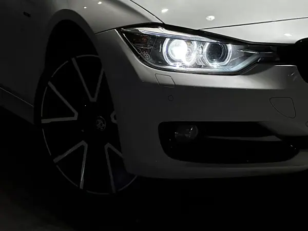 BMW 318 2012 - 16990 EUR, 173500 km - AUTO.MOTO.pt - 173500km - foto 34 de 35