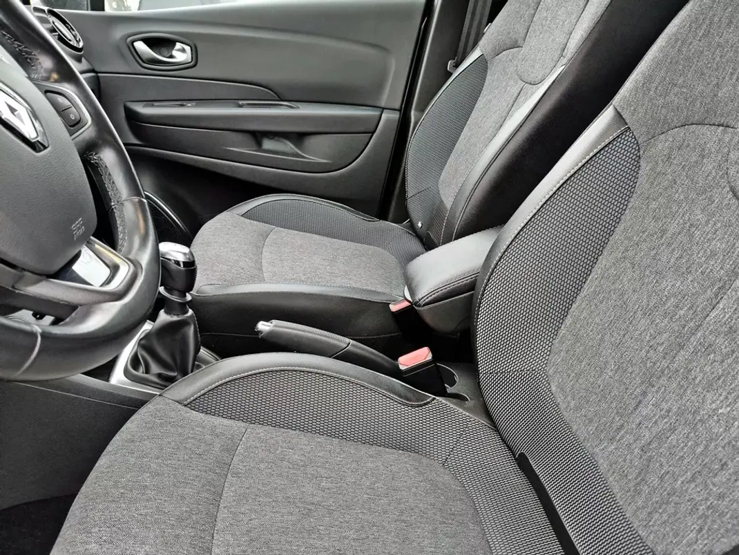 Renault Captur 2019 - 16900 EUR, 55740 km - AUTO.MOTO.pt - 55740km - foto 21 de 26