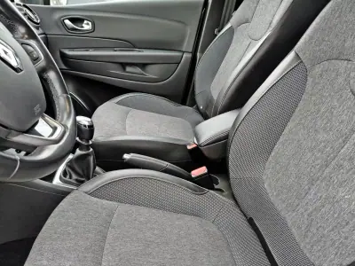 Renault Captur 2019 - 16900 EUR, 55740 km - AUTO.MOTO.pt - 55740km - foto 21 de 26