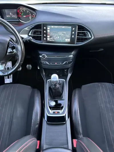 Peugeot 308 SW 2015 - 12900 EUR, 140000 km - AUTO.MOTO.pt - 140000km - foto 55 de 64