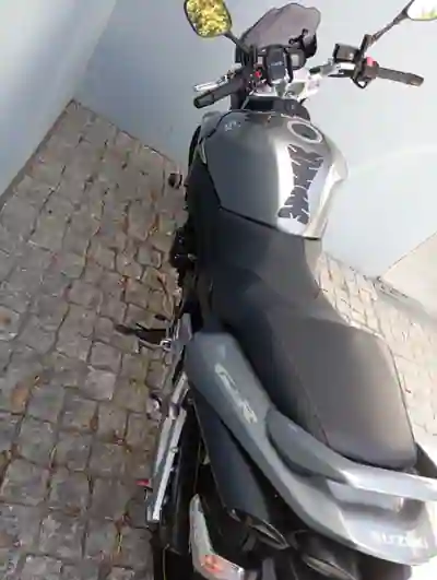 Suzuki GSX-R 600 2010 - 4300 EUR, 51000 km - AUTO.MOTO.pt - 51000km - foto 7 de 7