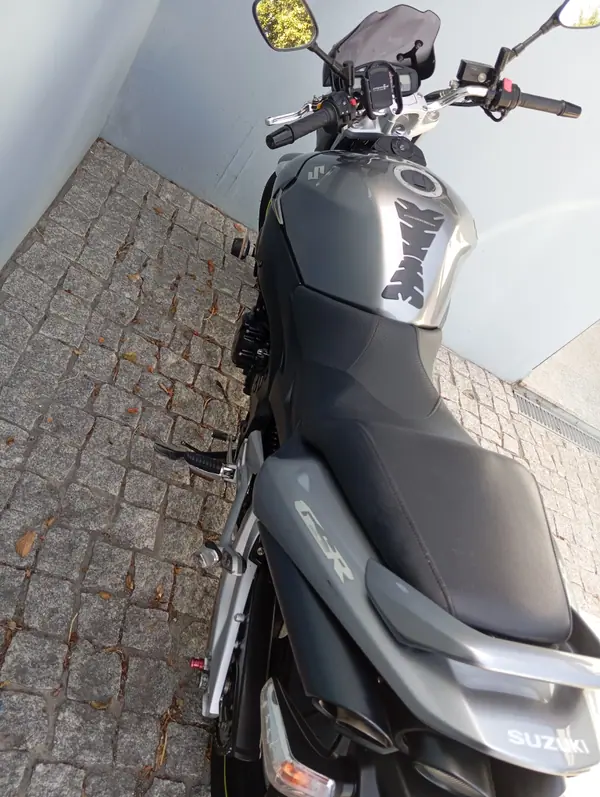 Suzuki GSX-R 600 2010 - 4300 EUR, 51000 km - AUTO.MOTO.pt - 51000km - foto 7 de 7