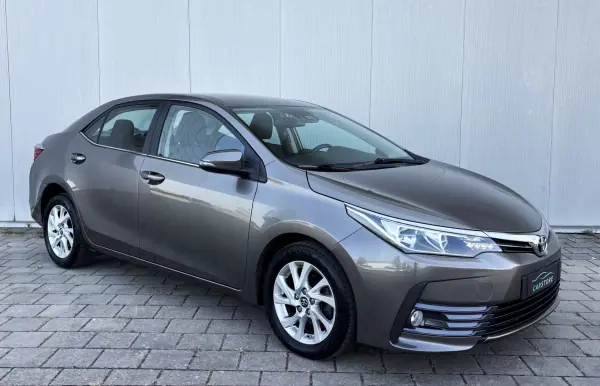 Toyota Corolla 2017 - 16450 EUR, 85000 km - AUTO.MOTO.pt - 85000km - foto 6 de 36