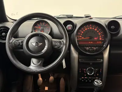 MINI Countryman 2015 - 13890 EUR, 149000 km - AUTO.MOTO.pt - 149000km - foto 18 de 25