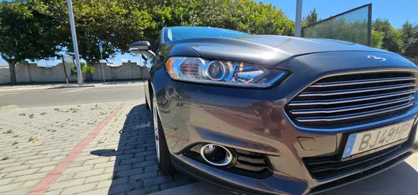 Ford Mondeo 2015 - 10500 EUR, 90000 km - AUTO.MOTO.pt - 90000km - foto 3 de 8