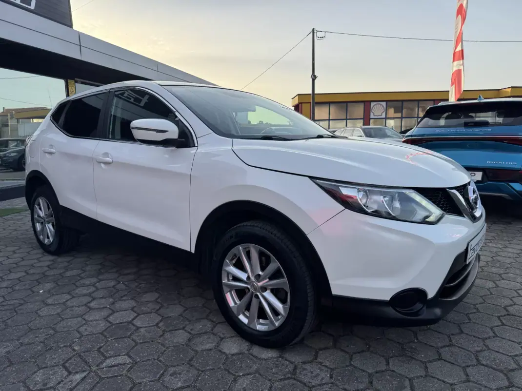 Nissan Qashqai 2015 - 11500 EUR, 258000 km - AUTO.MOTO.pt - 258000km - foto 2 de 36
