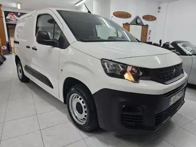 Peugeot Partner 1.5 BlueHdi Pro 102cv 3 lug 2020 - 12500 EUR, 188638 km - AUTO.MOTO.pt - 188638km - foto 1 de 27
