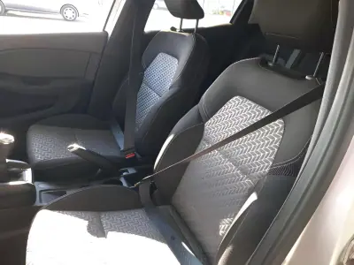 Renault Clio 2022 - 16990 EUR, 37000 km - AUTO.MOTO.pt - 37000km - foto 6 de 8