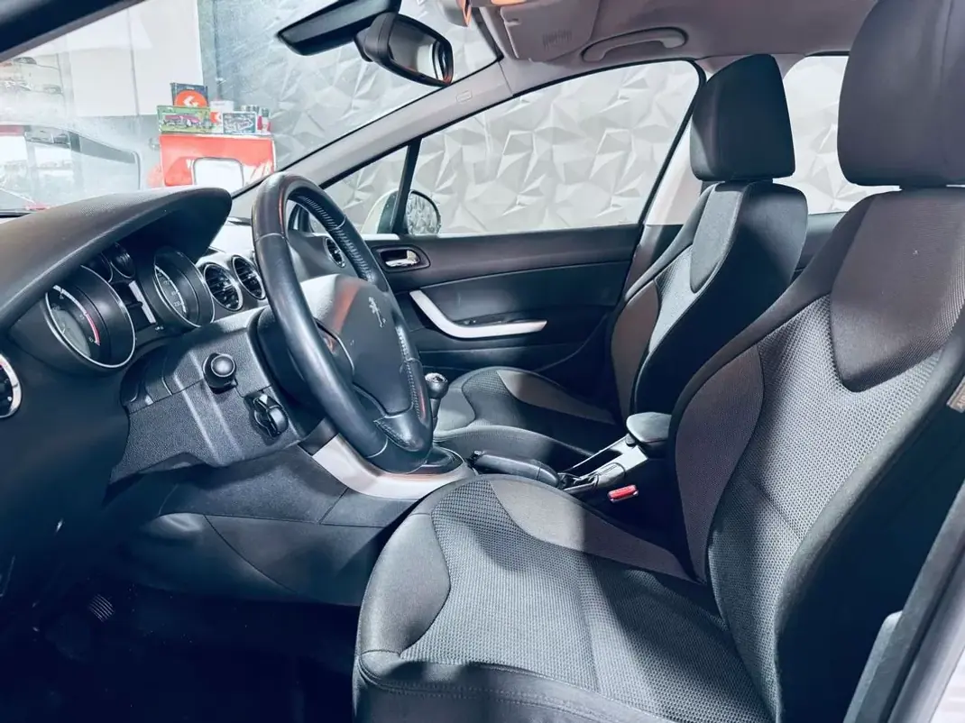 Peugeot 308 2012 - 6450 EUR, 226882 km - AUTO.MOTO.pt - 226882km - foto 19 de 20