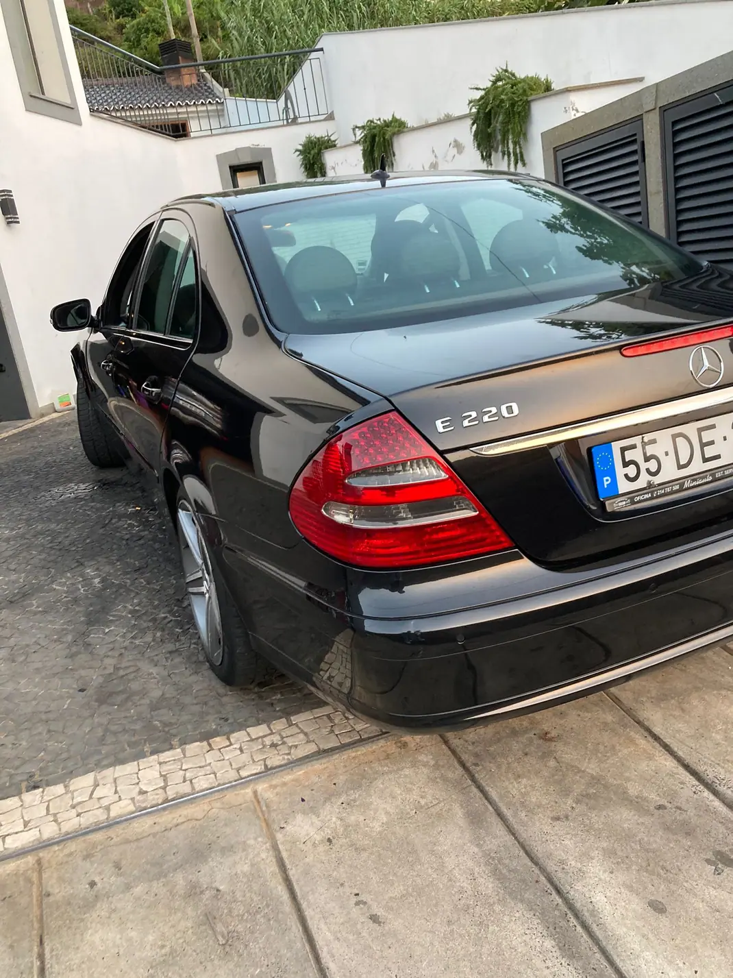 Mercedes-Benz E 220 2007 - 8950 EUR, 12000 km - AUTO.MOTO.pt - 12000km - foto 2 de 14