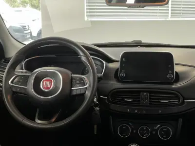 Fiat Tipo 2016 - 9990 EUR, 124618 km - AUTO.MOTO.pt - 124618km - foto 6 de 13