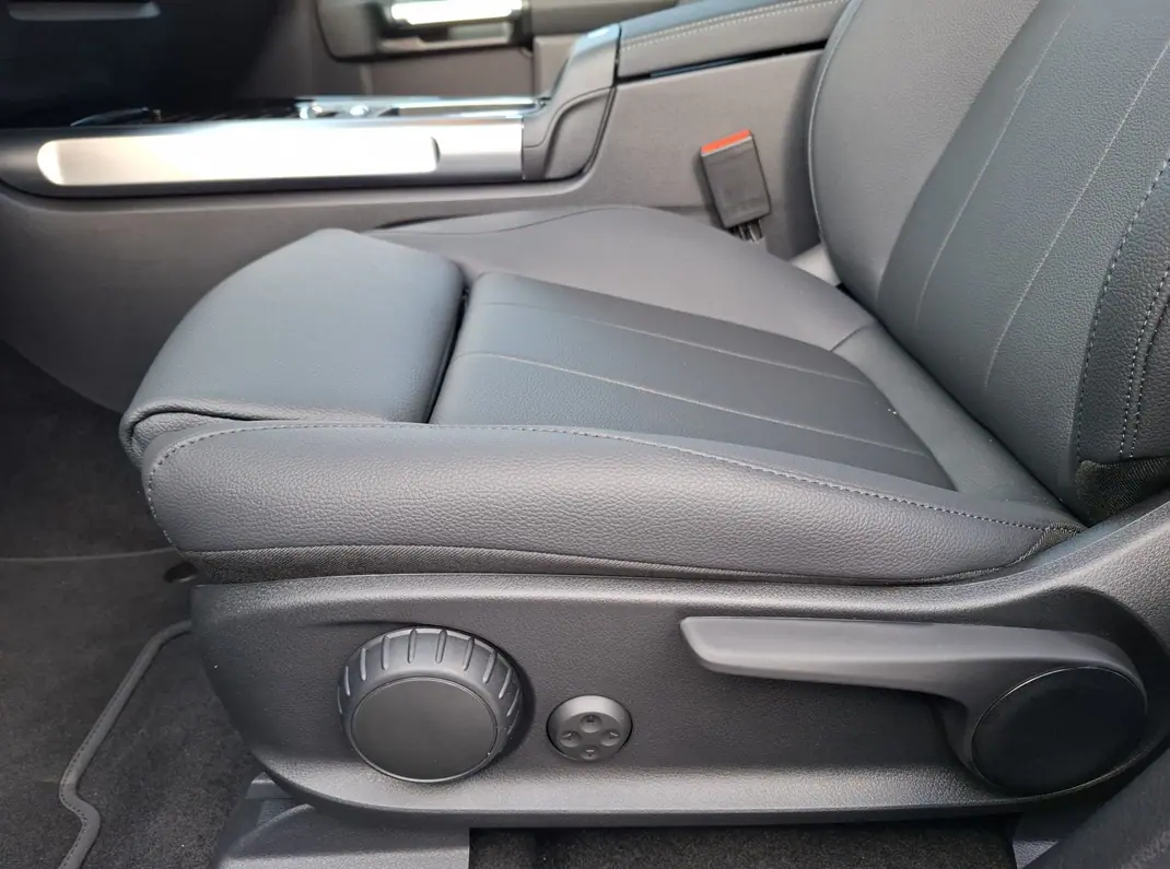 Mercedes-Benz EQB 2025 - 25800 EUR, 10000 km - 10000km - foto 4 de 7