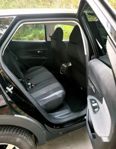 Peugeot 3008 2017 - 16990 EUR, 161440 km - AUTO.MOTO.pt - 161440km - foto 23 de 23