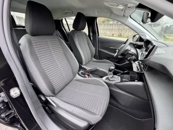Peugeot 208 2024 - 17990 EUR, 1500 km - AUTO.MOTO.pt - 1500km - foto 21 de 25