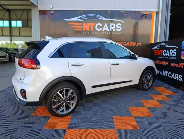 Kia Niro 1.6 GDI HEV Drive 2022 Híbrido (Gasolina)