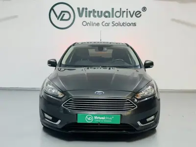 Ford Focus 2015 - 9750 EUR, 182000 km - AUTO.MOTO.pt - 182000km - foto 2 de 49