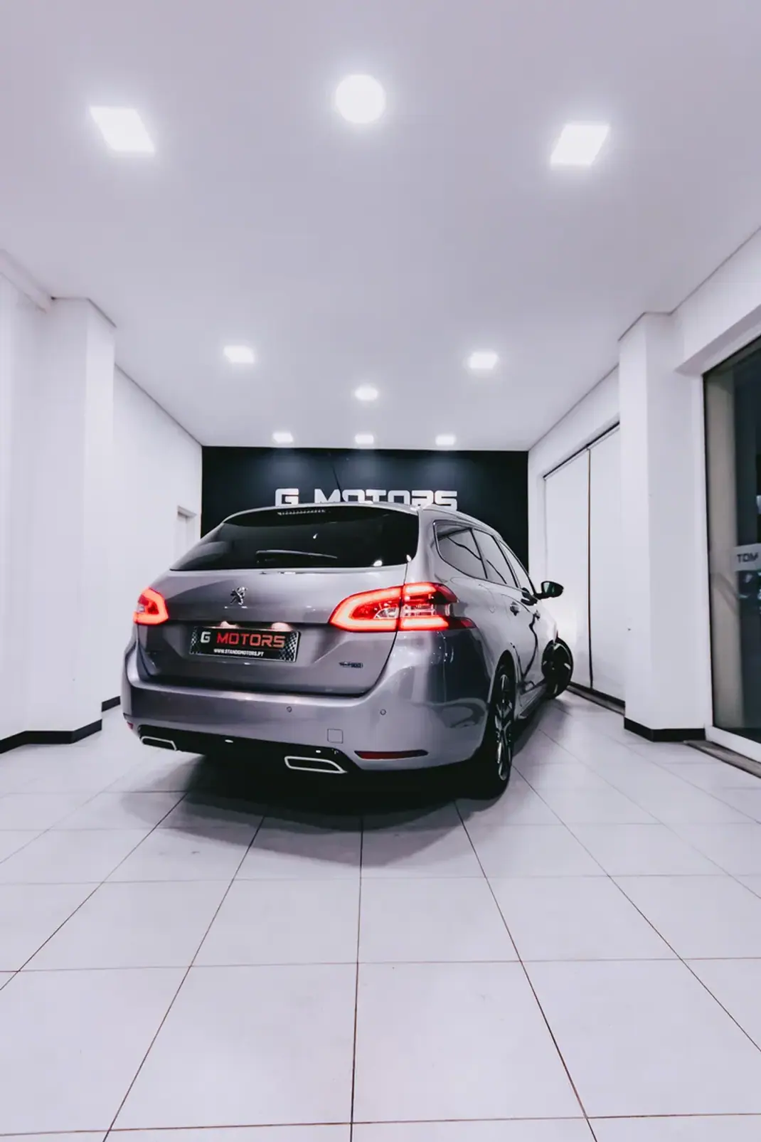 Peugeot 308 SW 2014 - 12900 EUR, 210000 km - AUTO.MOTO.pt - 210000km - foto 6 de 20