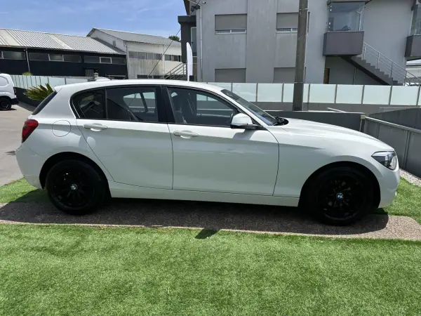 BMW 118 2015 - 16000 EUR, 220000 km - AUTO.MOTO.pt - 220000km - foto 15 de 65