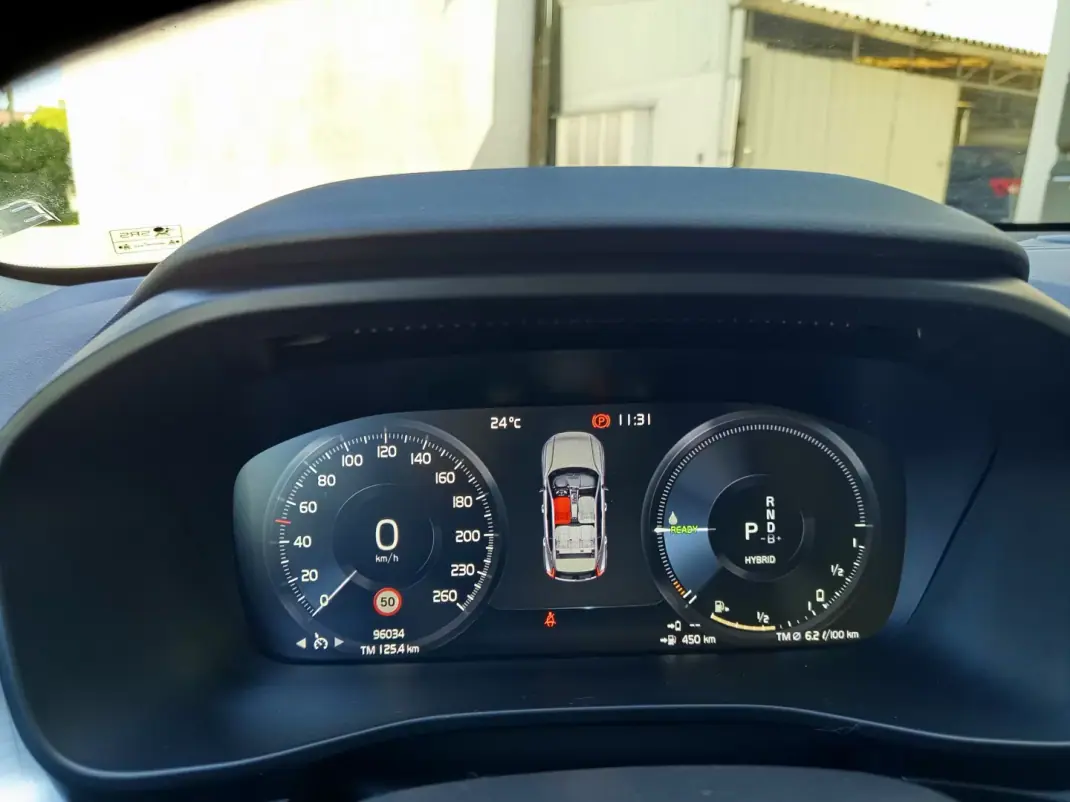 Volvo XC 40 2022 - 26490 EUR, 96032 km - AUTO.MOTO.pt - 96032km - foto 16 de 19