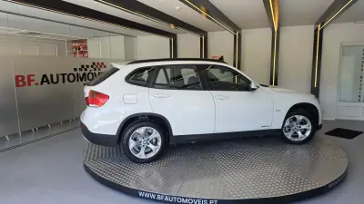 BMW X1 2011 - 9900 EUR, 192351 km - AUTO.MOTO.pt - 192351km - foto 8 de 52