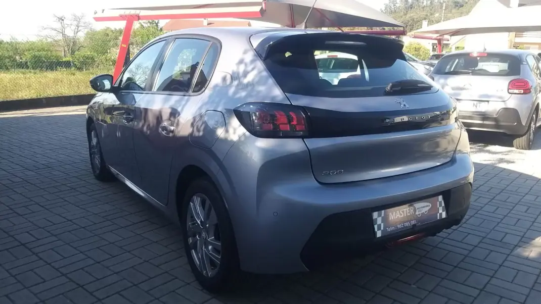 Peugeot 208 2022 - 13565 EUR, 63583 km - AUTO.MOTO.pt - 63583km - foto 12 de 37
