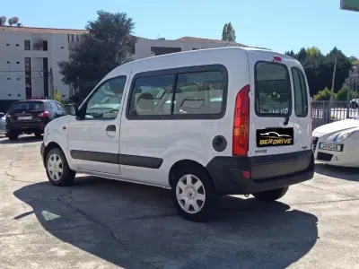 Renault Kangoo 2007 - 3900 EUR, 144675 km - foto 6 de 9