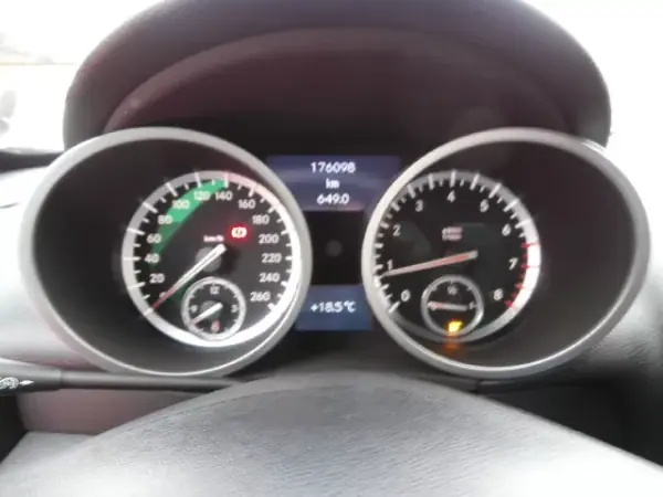 Mercedes-Benz SLK 200 2010 - 16000 EUR, 176098 km - AUTO.MOTO.pt - 176098km - foto 22 de 32