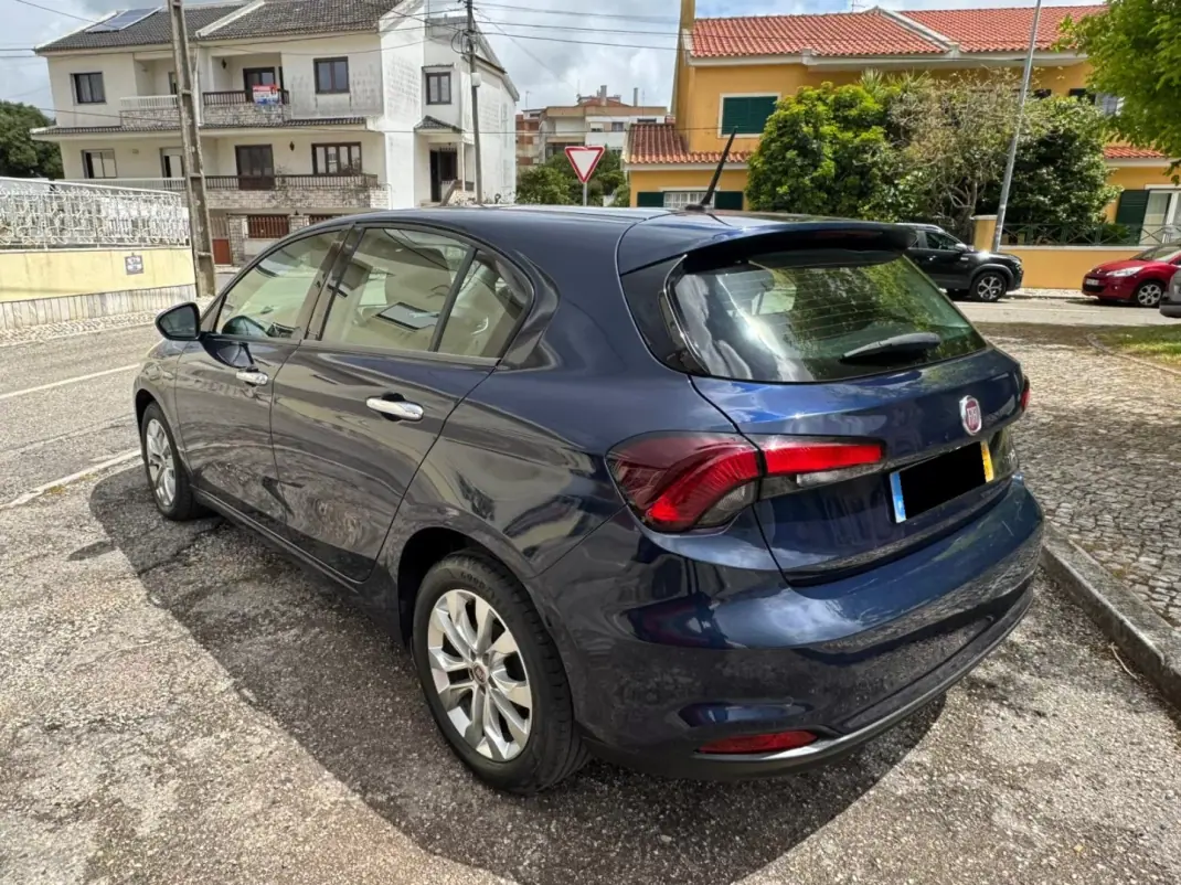 Fiat Tipo 2019 - 6999 EUR, 150000 km - AUTO.MOTO.pt - 150000km - foto 4 de 9