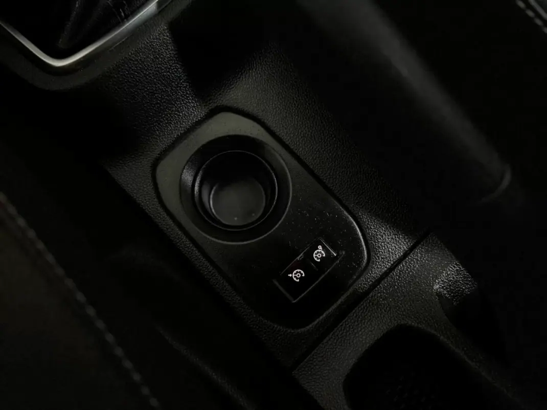 Dacia Duster 2020 - 15750 EUR, 128000 km - AUTO.MOTO.pt - 128000km - foto 40 de 60