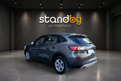 Ford Kuga 2022 — foto 4 de 14