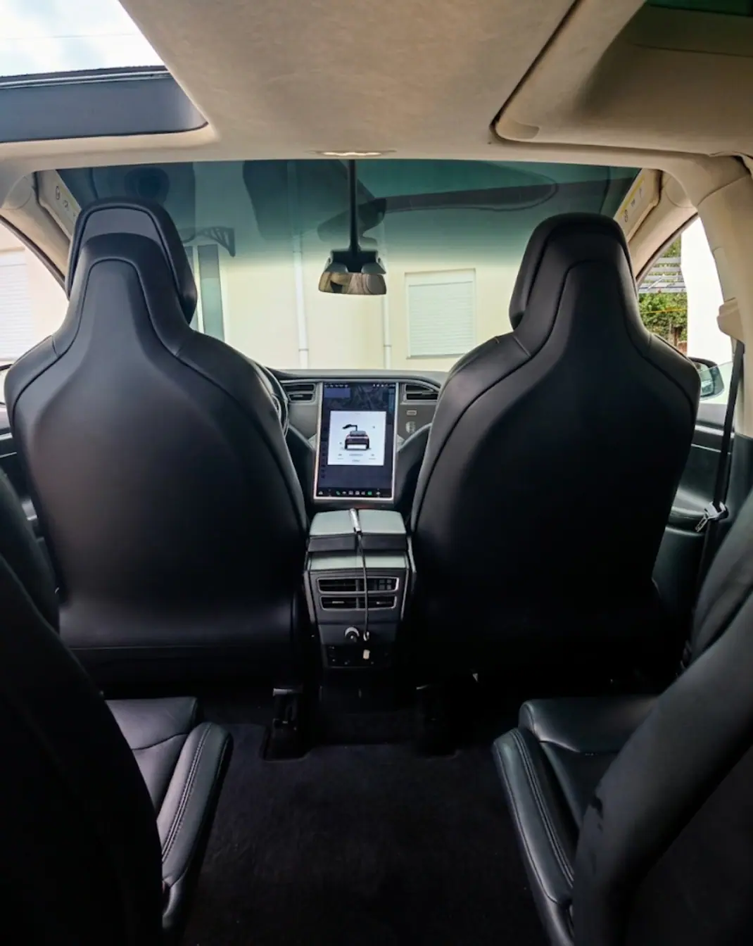 Tesla Model X 2017 - 32000 EUR, 153 km - 153km - foto 5 de 14