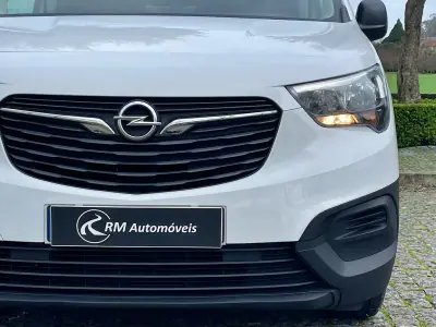 Opel Combo 2022 - 14450 EUR, 90000 km - AUTO.MOTO.pt - 90000km - foto 12 de 37