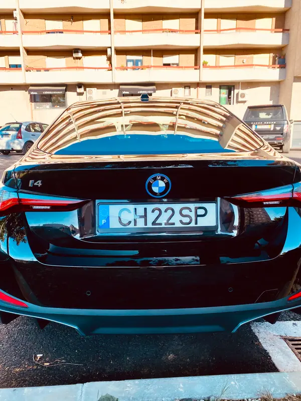 BMW i4 2022 - 35900 EUR, 128000 km - AUTO.MOTO.pt - 128000km - foto 2 de 5
