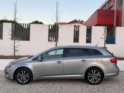 Toyota Avensis SW 2011 - 10750 EUR, 190000 km - AUTO.MOTO.pt - 190000km - foto 4 de 27