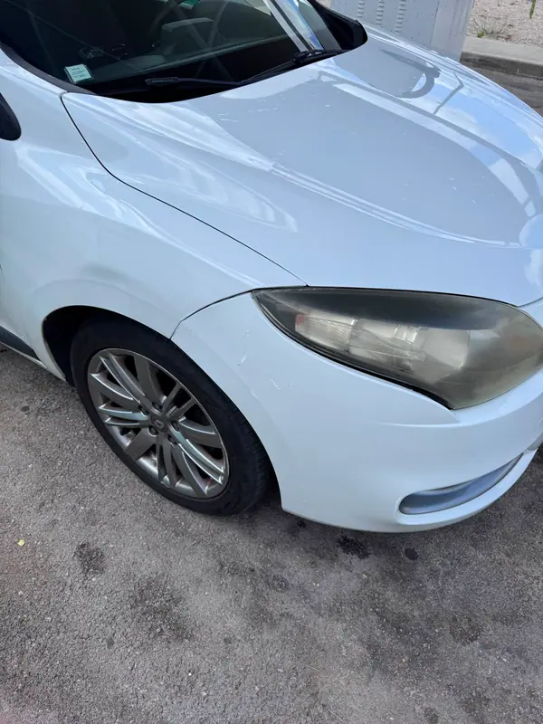 Renault Mégane Sport Tourer 2011 - 4999 EUR, 257000 km - AUTO.MOTO.pt - 257000km - foto 15 de 15