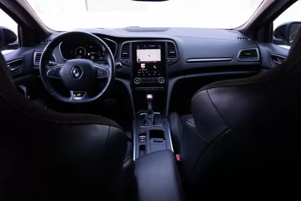 Renault Mégane 2021 - 17900 EUR, 162000 km - AUTO.MOTO.pt - 162000km - foto 24 de 26