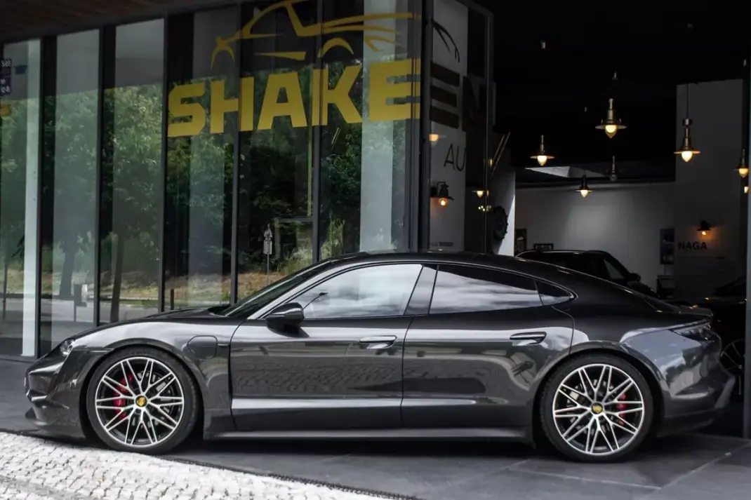 Porsche Taycan 2021 - 59890 EUR, 67644 km - AUTO.MOTO.pt - 67644km - foto 2 de 50