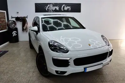 Porsche Cayenne 2015 - 41900 EUR, 140000 km - 140000km - foto 1 de 32