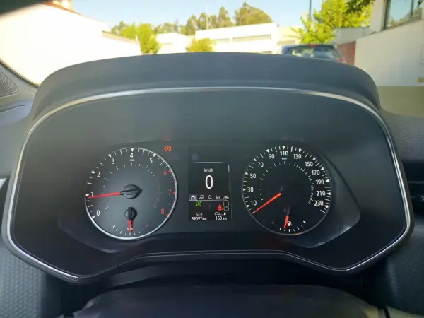Renault Clio 2021 - 12490 EUR, 89100 km - AUTO.MOTO.pt - 89100km - foto 15 de 18