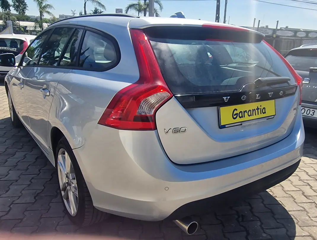 Volvo V60 2012 - 8950 EUR, 189000 km - 189000km - foto 5 de 13