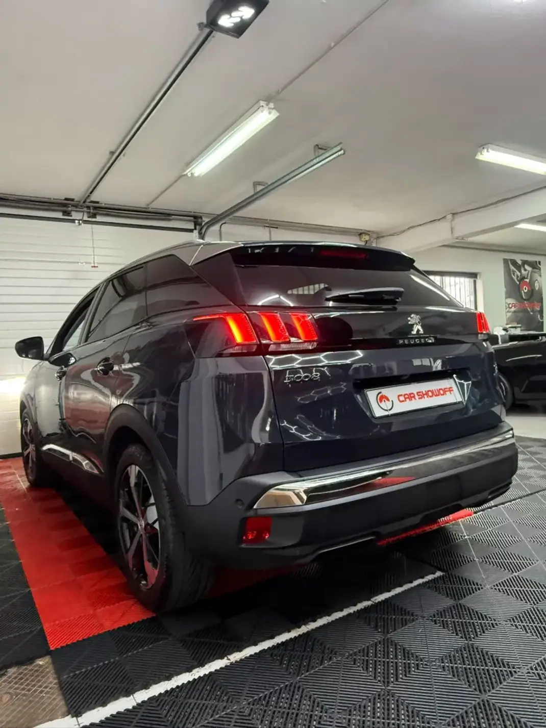 Peugeot 3008 2018 - 17900 EUR, 140000 km - AUTO.MOTO.pt - 140000km - foto 5 de 11