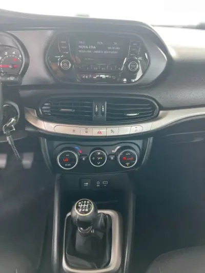 Fiat Tipo Station Wagon 2018 - 7850 EUR, 200000 km - AUTO.MOTO.pt - 200000km - foto 9 de 12