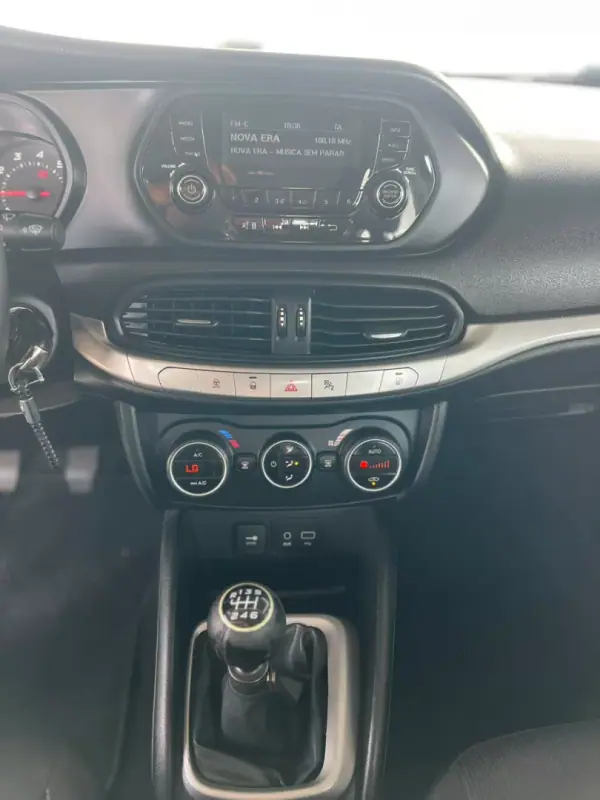 Fiat Tipo Station Wagon 2018 - 7850 EUR, 200000 km - AUTO.MOTO.pt - 200000km - foto 9 de 12