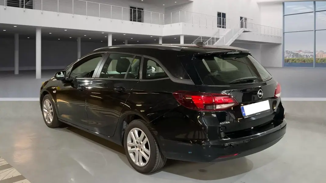 Opel Astra Sports Tourer 2022 - 11990 EUR, 145416 km - AUTO.MOTO.pt - 145416km - foto 4 de 8