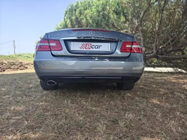 Mercedes-Benz E 220 2010 - 15499 EUR, 202000 km - AUTO.MOTO.pt - 202000km - foto 10 de 35