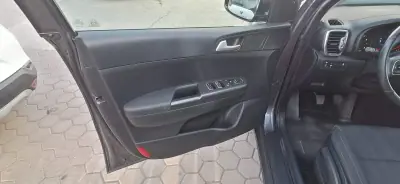 Kia Sportage 2018 - 17800 EUR, 67300 km - AUTO.MOTO.pt - 67300km - foto 17 de 21