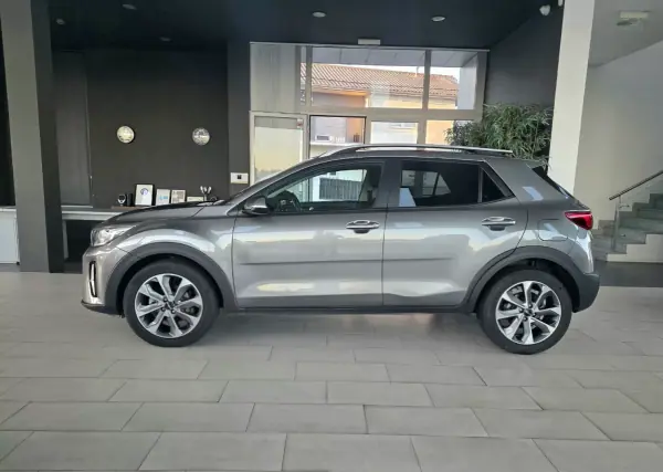 Kia Stonic 2025 — photo 3 of 23