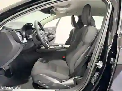 Volvo V60 2021 - 25990 EUR, 82125 km - AUTO.MOTO.pt - 82125km - foto 29 de 51